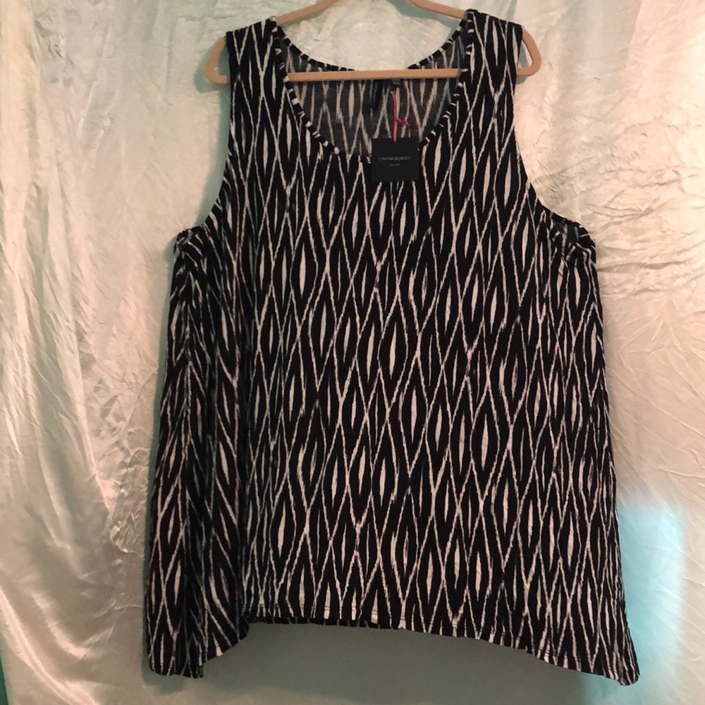 Rayon tunic tank. Cynthia Rowley. Black and white.